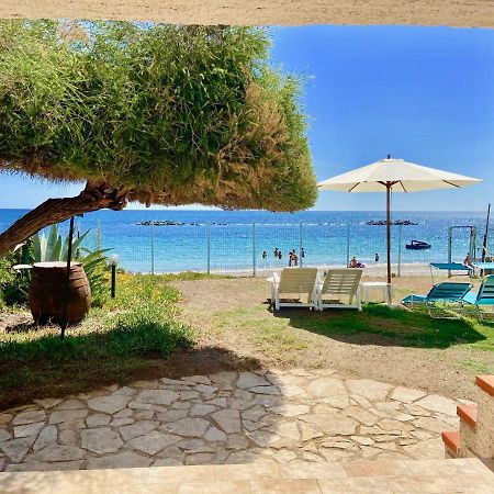 Paradise Beachfront Villa, Porto Columbu, Sardinia Porto Columbu - Perd'E Sali Zewnętrze zdjęcie