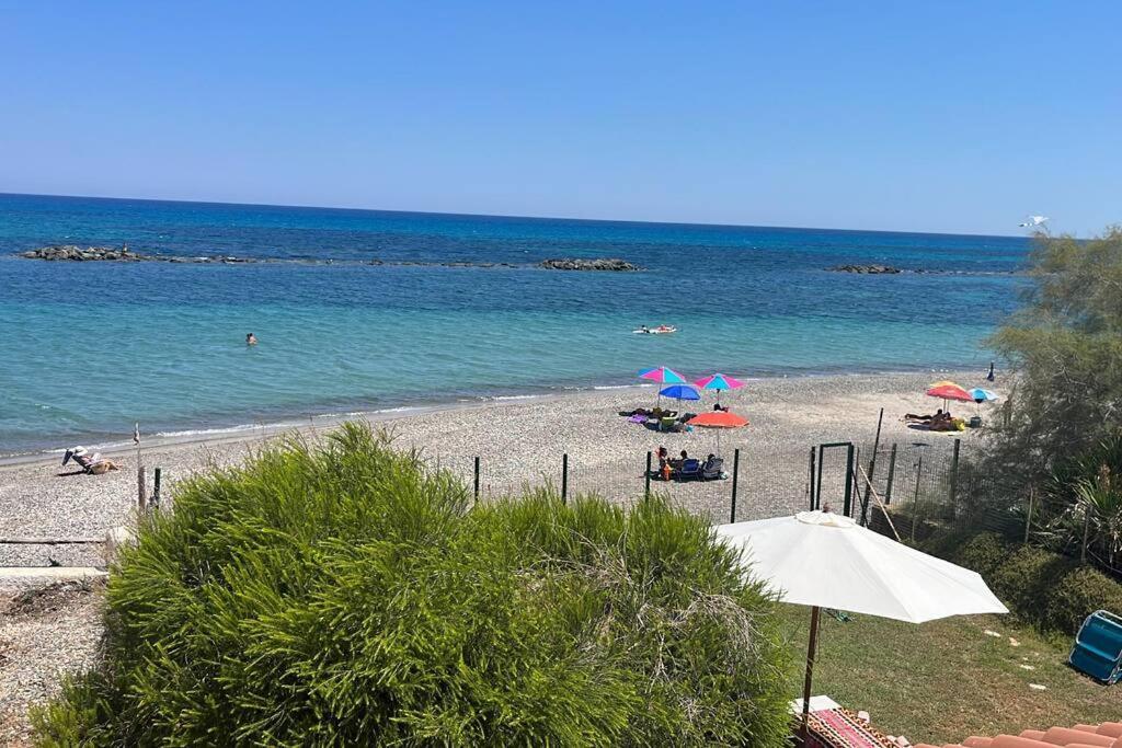 Paradise Beachfront Villa, Porto Columbu, Sardinia Porto Columbu - Perd'E Sali Zewnętrze zdjęcie