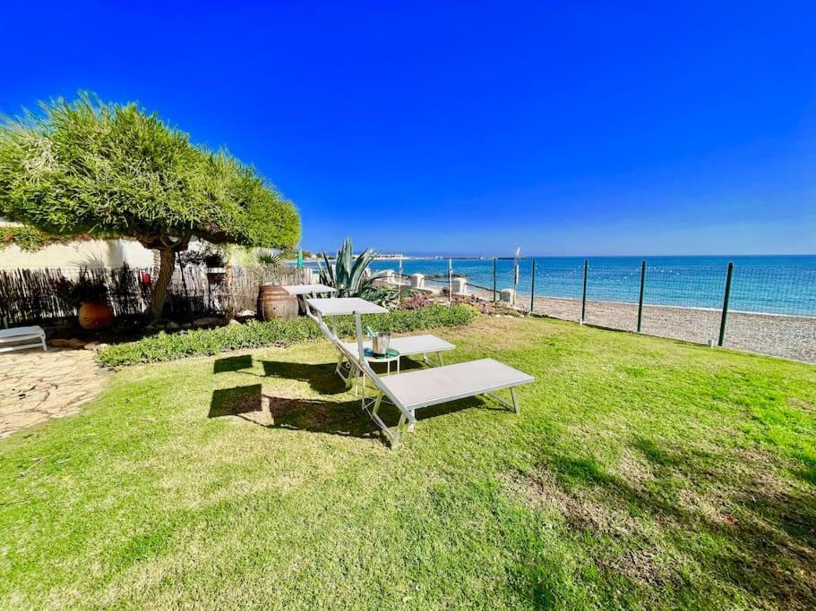 Paradise Beachfront Villa, Porto Columbu, Sardinia Porto Columbu - Perd'E Sali Zewnętrze zdjęcie
