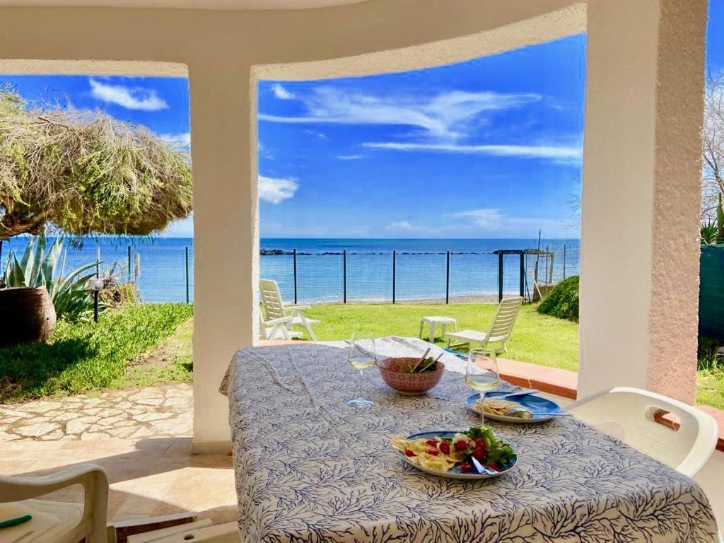 Paradise Beachfront Villa, Porto Columbu, Sardinia Porto Columbu - Perd'E Sali Zewnętrze zdjęcie
