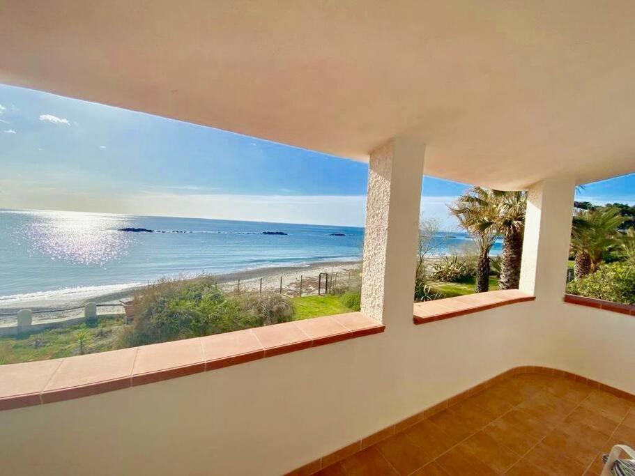 Paradise Beachfront Villa, Porto Columbu, Sardinia Porto Columbu - Perd'E Sali Zewnętrze zdjęcie